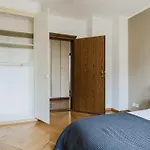 Saint - 90 Qm, 3 Schlafzimmer, Balkon & Kostenloser Parkplatz *