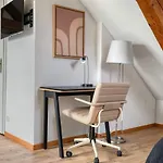 Eagle Suite Charmante Dachgeschosswohnung Mit Design & Ausblick