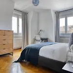 Downtown Apartment *