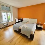 Apartment Renovated Near Sees - Self Checkin *