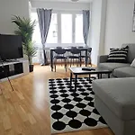 Holiday home Downtown Dream 3 5br With Balcony And Style Ba21