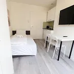 Cozy Studio With Balcony In The City Be37