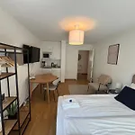Studio City Center - Crown 13