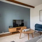 Azure - Free Parking Apartment