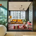 Art Loft Downtown Apartment *