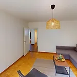 Cozy Apartment With Balcony In Zuerich