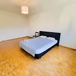 5 Bedroom Center With Balcony Dorf - Self Checkin Apartment Zurich