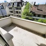 5 Bedroom Center With Balcony Dorf - Self Checkin Apartment *