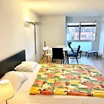 Brand New City Center Downtown Apartment, Zurich Brauer - Self Checkin