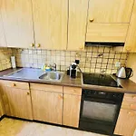 5 Bedroom Center With Balcony Dorf - Self Checkin Apartment Zurich