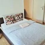 2 Room Beautiful Zurich City Center Downtown Flat With Balcony Bir - Self Checkin