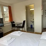 Charming Riverside Studio - Stork 41