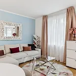 Central Top Location Ac Free Parking