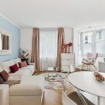 Central Top Location Ac Free Parking