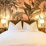 Jungle Suite 3 Bedroom Apartment Zurich