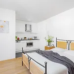 Swiss Star Zurich University - Self Check-In