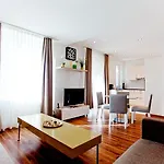 Apartment Premium By Livingdowntown