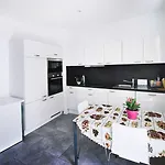 Apartment Comfort By Livingdowntown *