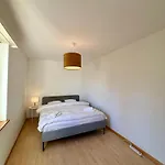 Simple And Warm On Koeschenruetistrasse Apartment