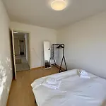 Simple And Warm On Koeschenruetistrasse Apartment *