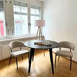 Old Town 10 Min To Mainstation With Washer & Dryer Apartment Zurich