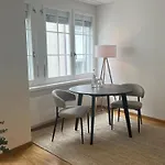 Old Town 10 Min To Mainstation With Washer & Dryer Apartment Zurich