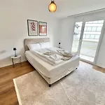Wa - 8 Pax Apartment *