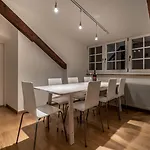 Lake Side Location Bellevue *