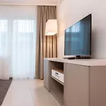- Lindenstrasse 4* Zurich