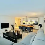 Paradeplatz Apartment By Airhome *