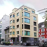 Iq130 Apartment Hotel