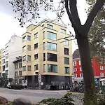 Iq130 Apartment Hotel