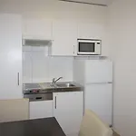 Swiss Star District 11 - Self Check-in Apartment Zurich