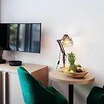 Cosmopolitan Seefeld Apartment