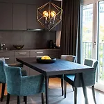 Cosmopolitan Seefeld Apartment *