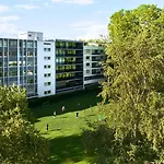 Cosmopolitan Seefeld Apartment
