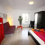 Hitrental Stauffacher Apartment *
