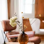 Charming Historical In Center Oldtown Apartment Zurich