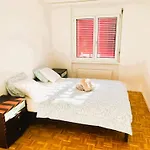 Large Flat With Balcony In Zurich, Kars