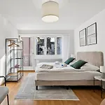 In The Heart Of - Crown 24 Apartment