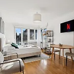 City Studio - Crown 43