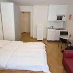 City Studio - Crown 22