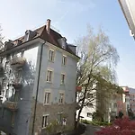 Very Centrally Located Studio - Crown 15