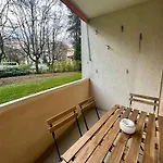 Cozy With Balcony In Apartment *