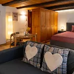 Many\'S Historical City Central Apartments