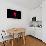 Modern Studio Near Main Station - Crown 16