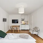 City Studio - Crown 25