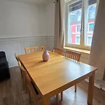 Cozy 2-Bedroom Apartment In Vibrant Zurich