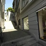 Room In Famous Area - Stork 31