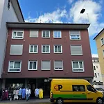 Modest In The Center - Cross 4 Apartment *